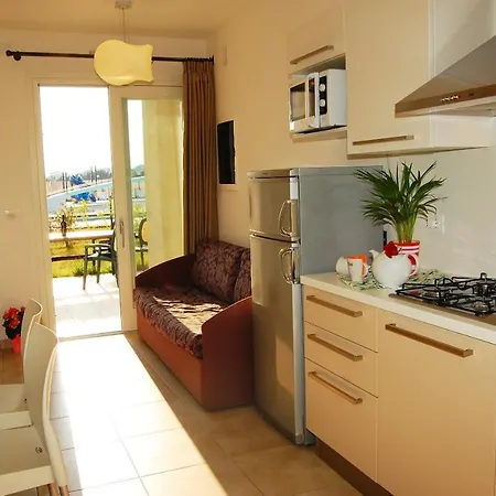 With Huge Swimming Pool And Solarium No71 - By Beahost Apartamento *