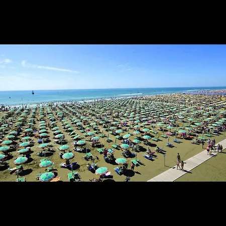 With Huge Swimming Pool And Solarium No71 - By Beahost Bibione