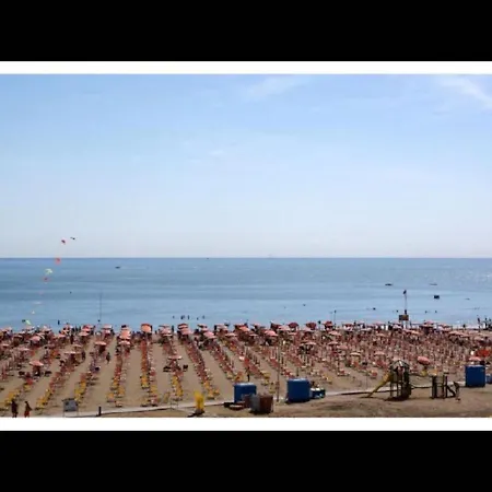 With Huge Swimming Pool And Solarium No71 - By Beahost Apartament