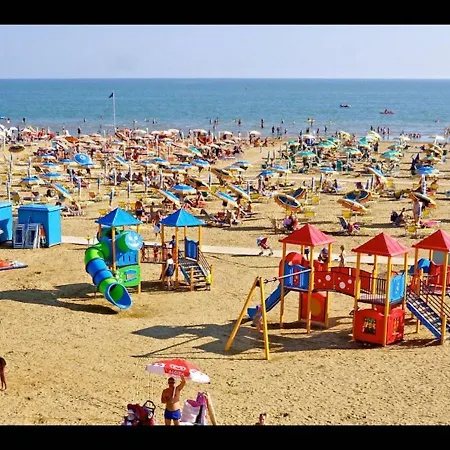 With Huge Swimming Pool And Solarium No71 - By Beahost Apartament Bibione
